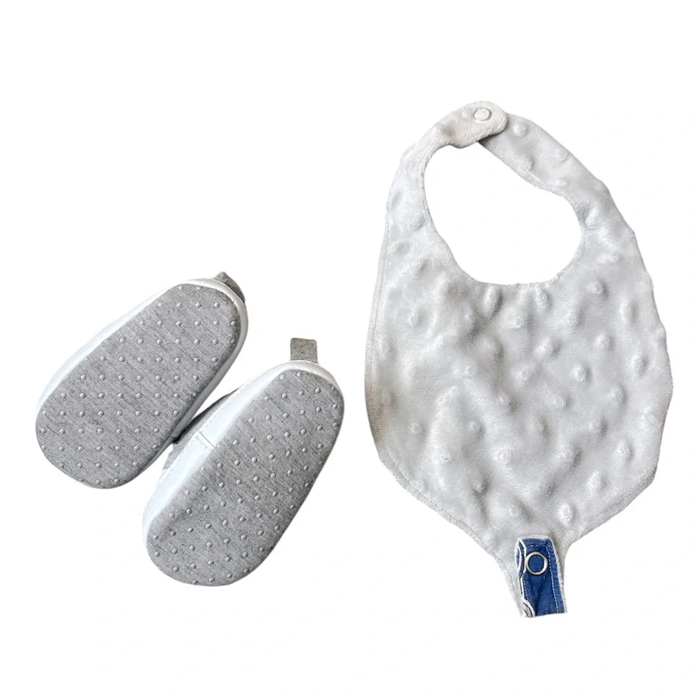 Baby Fanatic Bib and Bootie Set for Giants Fans